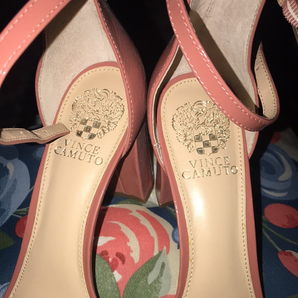 NWT Vince Camuto Corlina Ankle Strap Block Heel - Picture 4 of 9